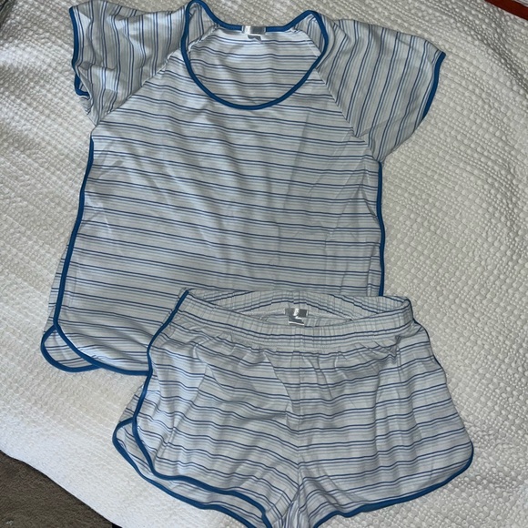 Lake Small Short Set - Picture 3 of 4